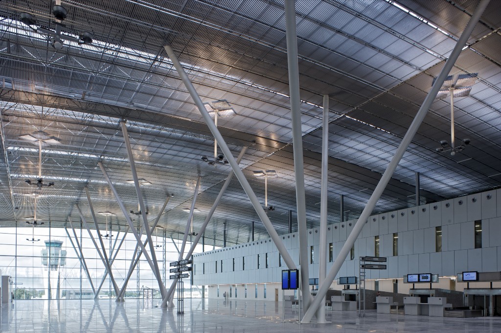 instalaciones-del-aeropuerto-de-santiago-de-compostela